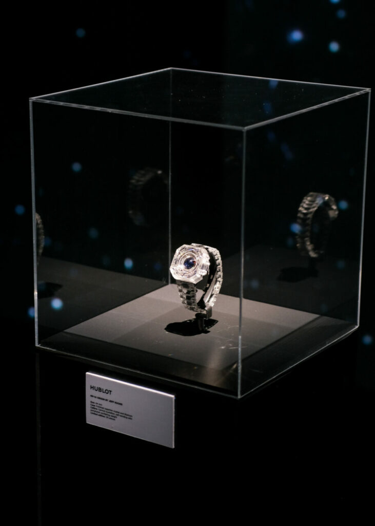 Con esta colaboración, Hublot y Jeff Koons exploran la relación entre creatividad, innovación y artesanía, llevando el lenguaje del arte contemporáneo a una nueva dimensión dentro de la relojería.